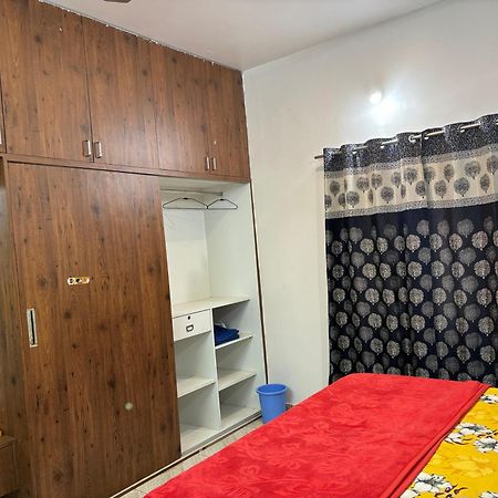 King Sized Bedroom & Kitchen for Decent Couples & Families Mysore Exterior foto