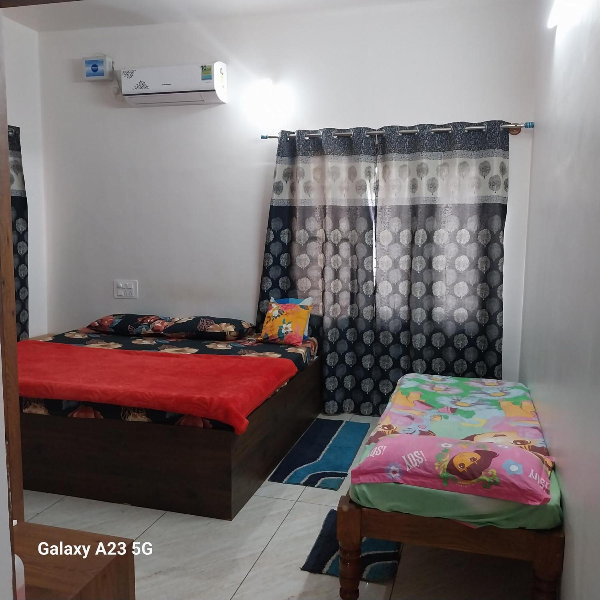 King Sized Bedroom & Kitchen for Decent Couples & Families Mysore Exterior foto