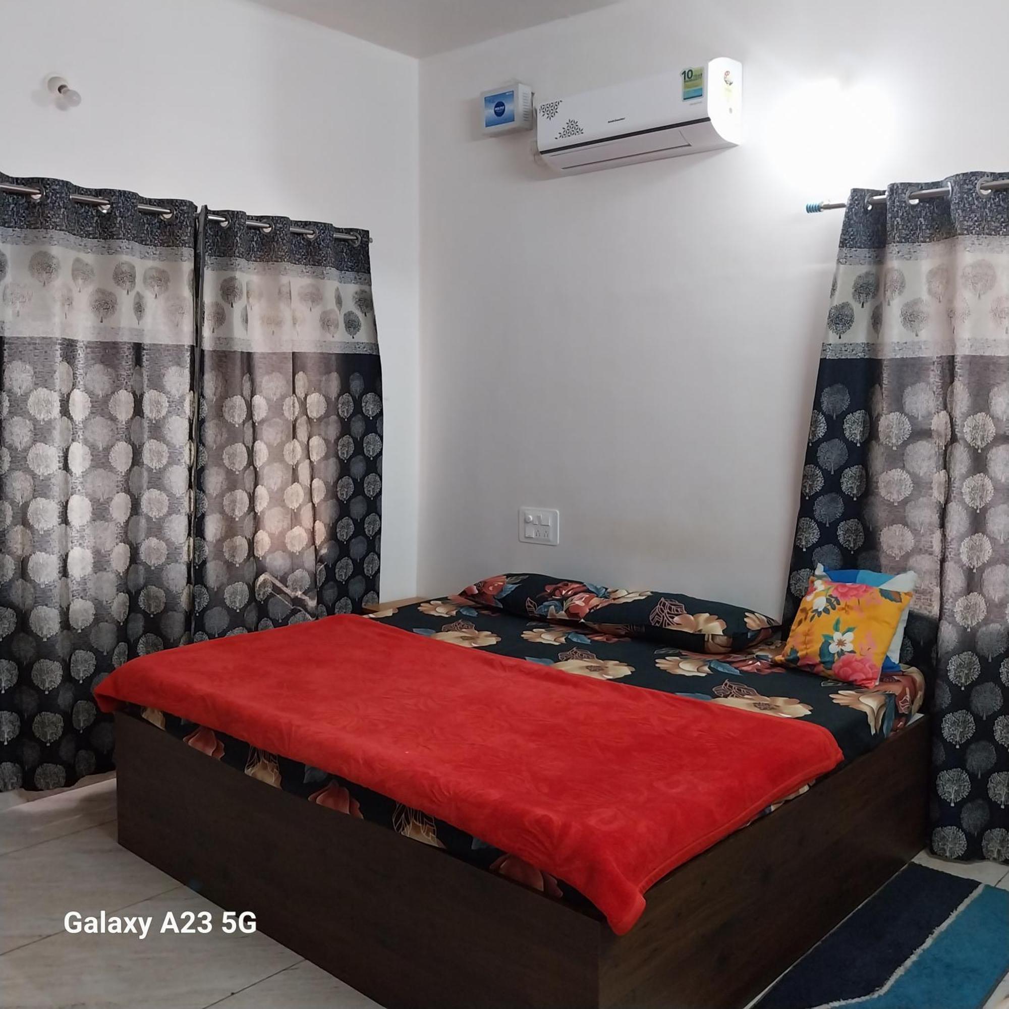 King Sized Bedroom & Kitchen for Decent Couples & Families Mysore Exterior foto