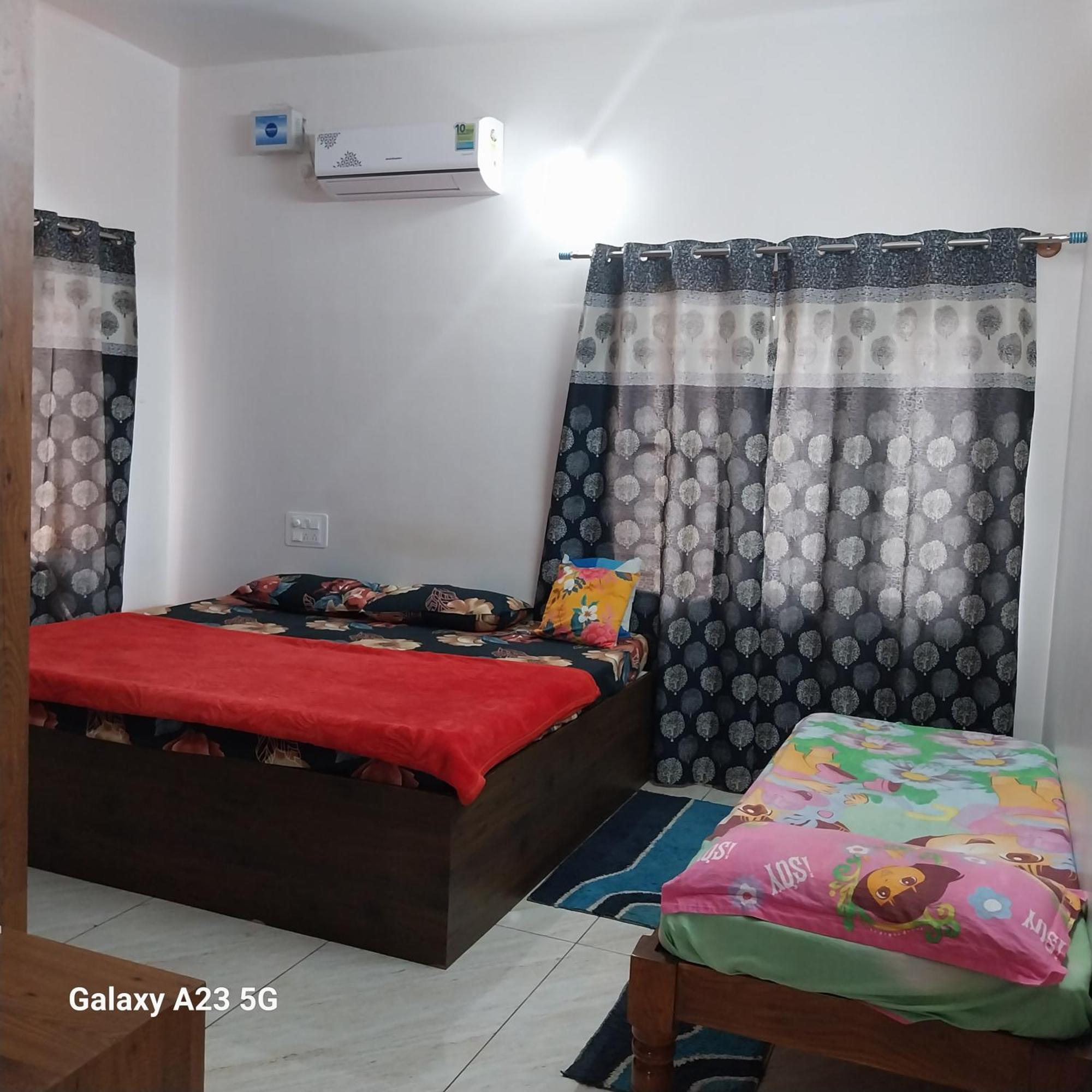 King Sized Bedroom & Kitchen for Decent Couples & Families Mysore Exterior foto