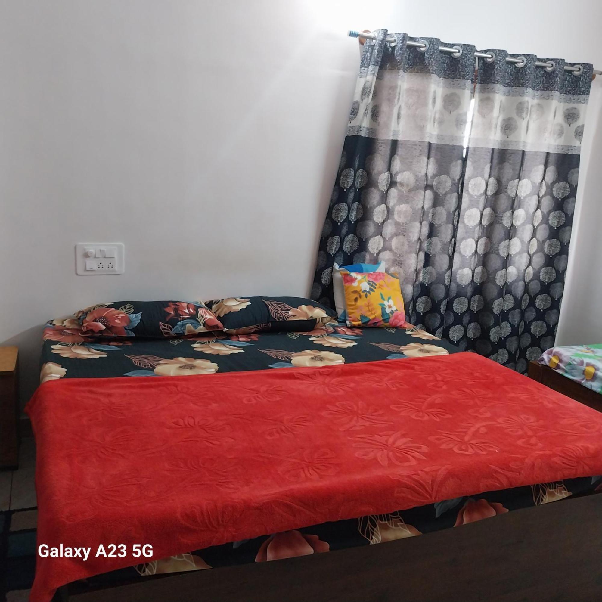 King Sized Bedroom & Kitchen for Decent Couples & Families Mysore Exterior foto